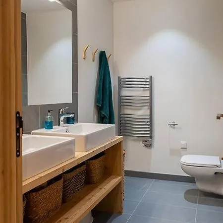 Apartment La
